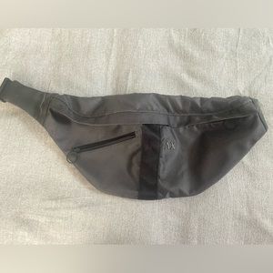 Armani Exchange waist/crossbody bag